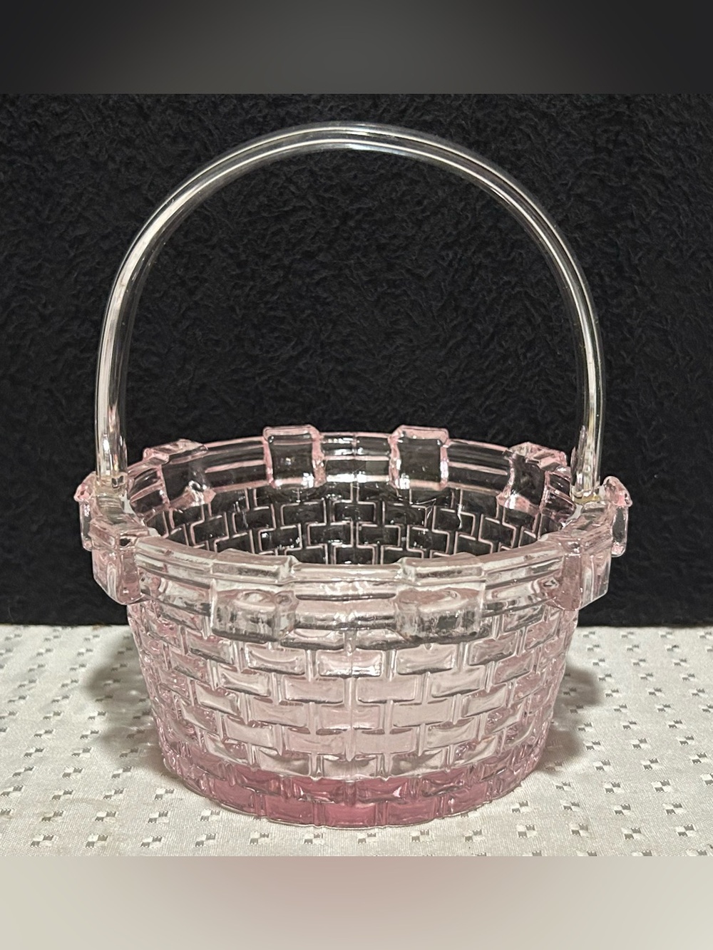 Williams-Sonoma Pink Embossed Glass Woven Easter Basket Round 7” Clear Handle